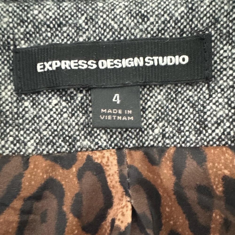 Express blazer, size 4 - Picture 3 of 4